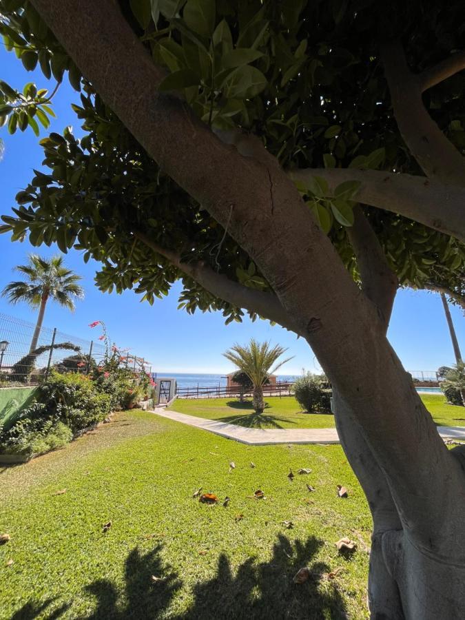 Studio On The Beach Front Малага Экстерьер фото